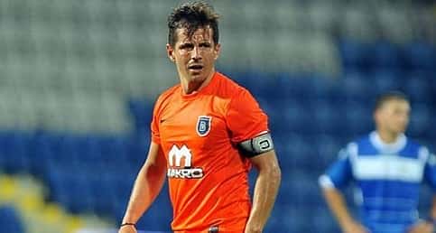 Emre Belözoğlu Milli Takım yolunda