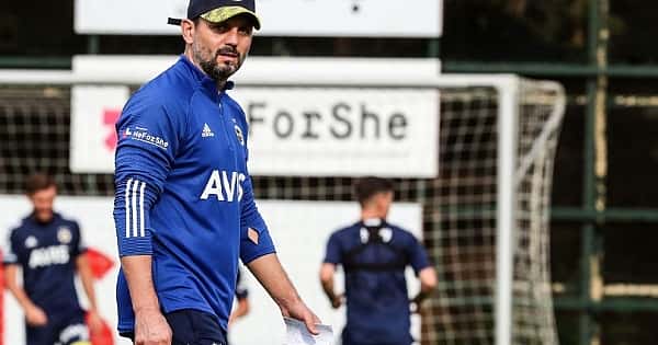 Fenerbahçe'de bir ayrılık daha geliyor