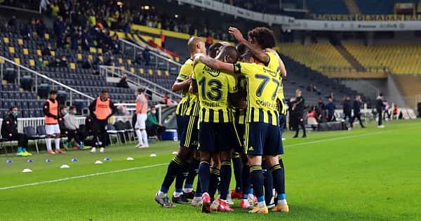 Süper Lig'de performansıyla dikkat çeken oyuncular ve takımlar