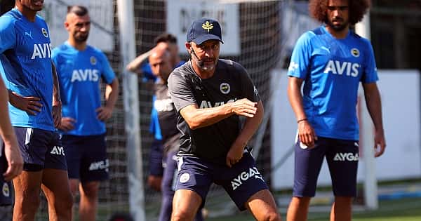 Fenerbahçe'de 4 oyuncu kadro dışı bırakıldı