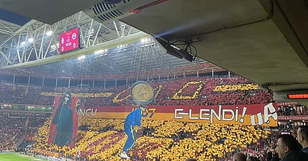 Galatasaray'dan Fenerbahçe maçı için Squid Game koreografisi