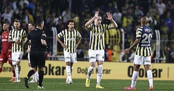 Fenerbahçe - Sivasspor maçından öne çıkan kareler