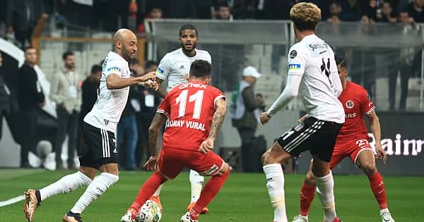 Spor yazarlarından Beşiktaş-Antalyaspor değerlendirmesi