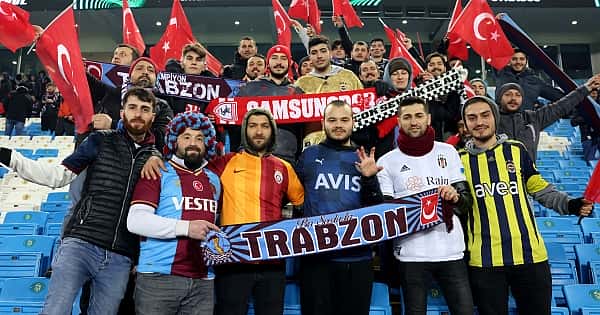 Trabzon'da tarihi anlar! Tribünler tek yürek oldu
