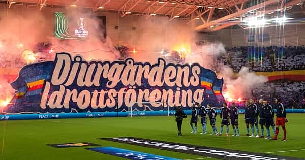 Avrupa gecesinde tribünlerde görsel şov