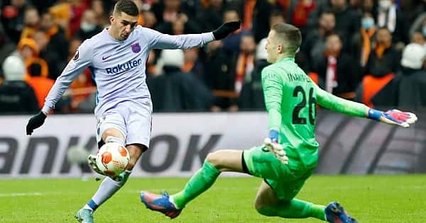 Galatasaray ve Fenerbahçe'den resmi teklif!