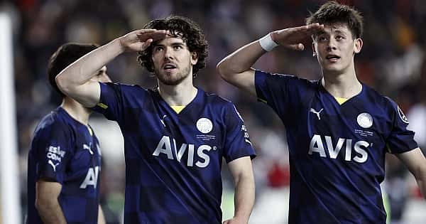 Sivasspor - Fenerbahçe maçının öne çıkan fotoğrafları