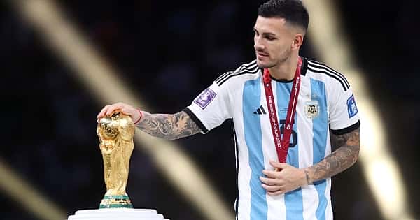 G.Saray ve F.Bahçe, Paredes'in peşinde