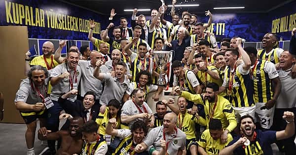 Fenerbahçe, kupa zaferini böyle kutladı