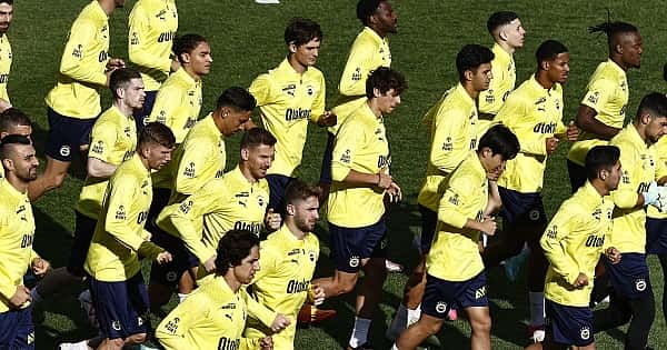 Fenerbahçe'de 11 isim yolcu