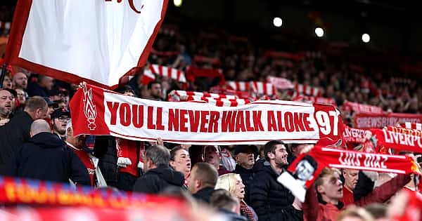 UEFA Avrupa Ligi ve Konferans Ligi'nde tribün şov