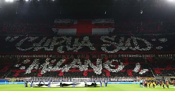 UEFA Şampiyonlar Ligi'nde gecenin taraftar kareleri