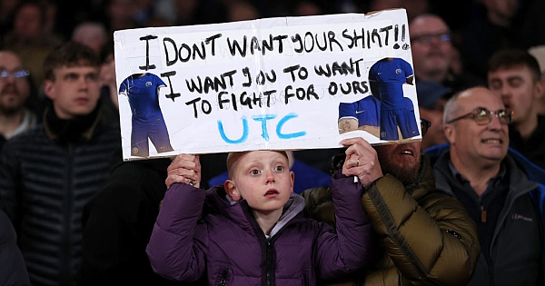 Chelsea'nin genç taraftarından çarpıcı pankart