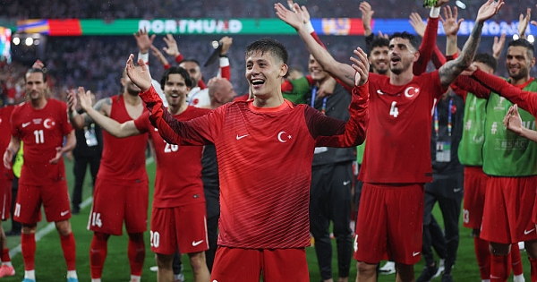 A Milli Takım zaferi çılgınca kutladı