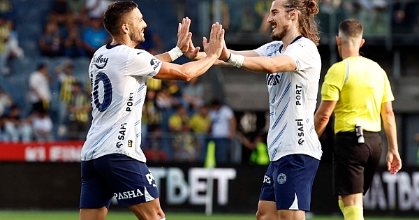 Fenerbahçe - Strasbourg maçında öne çıkan kareler