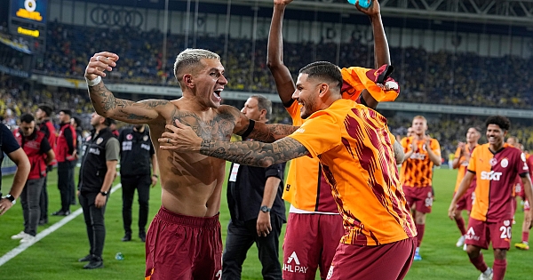Galatasaray Kadıköy'de derbi zaferini kutladı