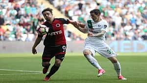 Bursa kendini ateşe attı