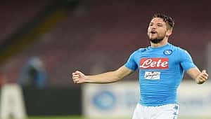 Napoli Mertens ile uzattı