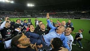 Şenol Güneş'le 1 yıl daha