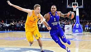 Anadolu Efes'te iki ayrılık