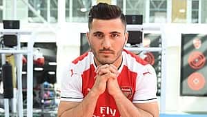 Arsenal solu sağlama aldı