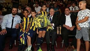 Aziz Yıldırım KKTC'de final izledi