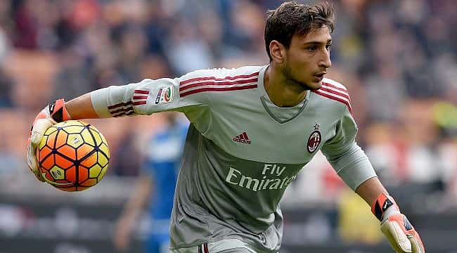 Donnarumma Milan'ı üzdü