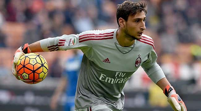 Donnarumma Milan'ı üzdü