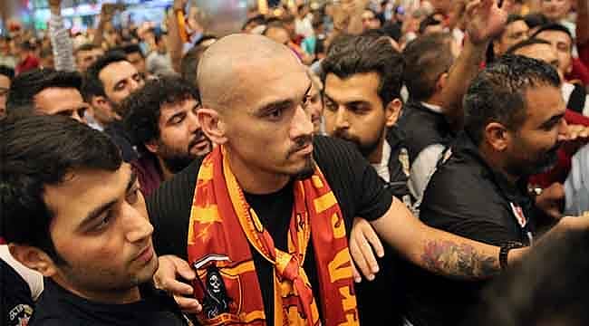 Galatasaray Maicon'u da getirdi
