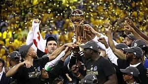 Golden State şampiyonluk tacını geri aldı