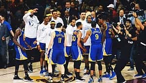 Golden State tarihe geçmeye hazırlanıyor