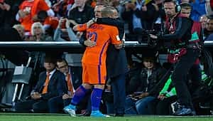 Hollanda Advocaat'ın ilk maçında rahat kazandı