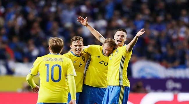 İsveç son dakikada Fransa'dan liderliği kaptı