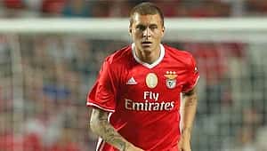 Manchester United Lindelof'u açıkladı