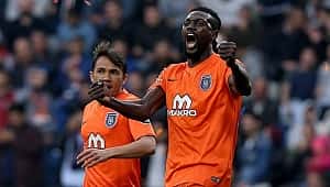 Marsilya Adebayor ile ilgileniyor