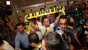 Mathieu Valbuena İstanbul'a ayakbastı