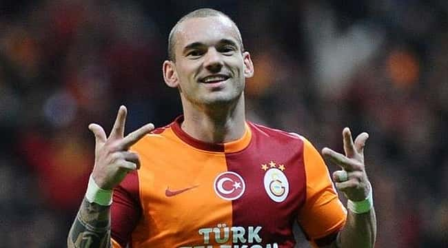 Menajeri Sneijder'i 'kaçırmak' istiyor