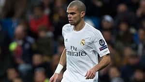 Pepe Kartal'a imzayı atıyor