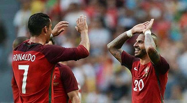 Ronaldo ve Quaresma'lı Portekiz sahaya çıkıyor