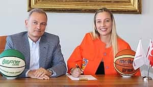 Şampiyon Cansu Köksal'ı kaptı