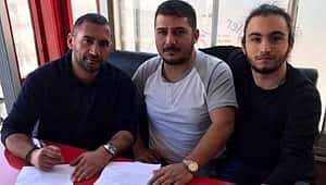 Ümit Karan'dan sürpriz imza