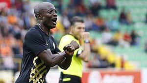 Yaşlanmayan yıldız Pierre Webo