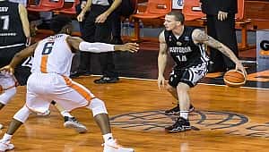 Anadolu Efes Josh Adams'ı kadrosuna kattı