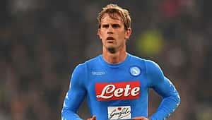 Galatasaray savunmasını Strinic ile güçlendirmek istiyor