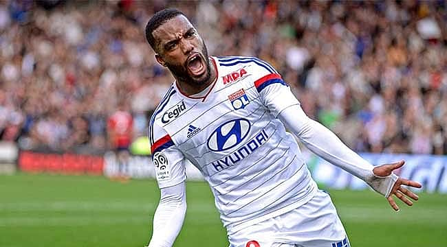 Lacazette rekorla Arsenal'de