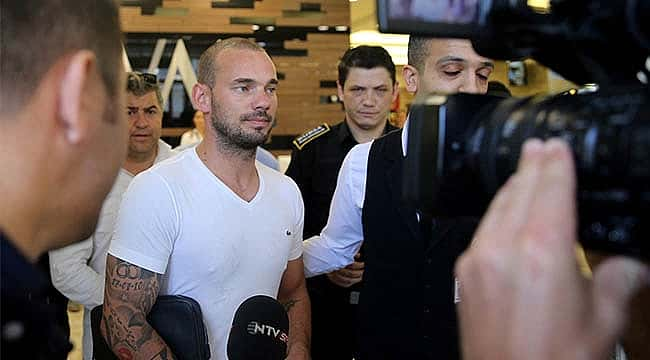 Sneijder sağlık kontrolünden geçti