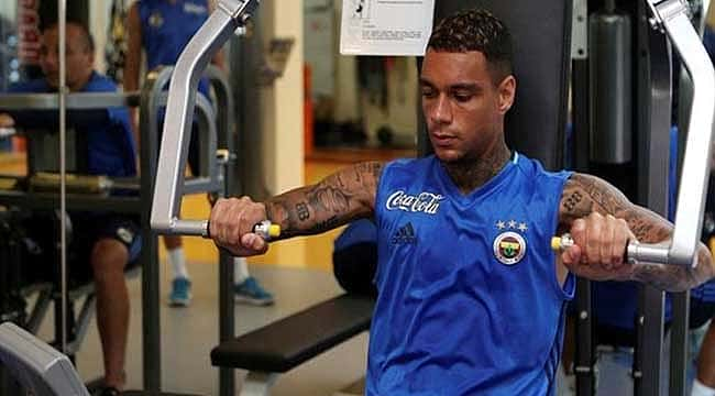 Van der Wiel'den FIFA'ya Fenerbahçe şikayeti