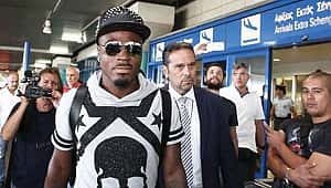 Ve Emenike Olympiakos'a gitti
