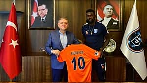 Başakşehir Adebayor ile sözleşme yeniledi