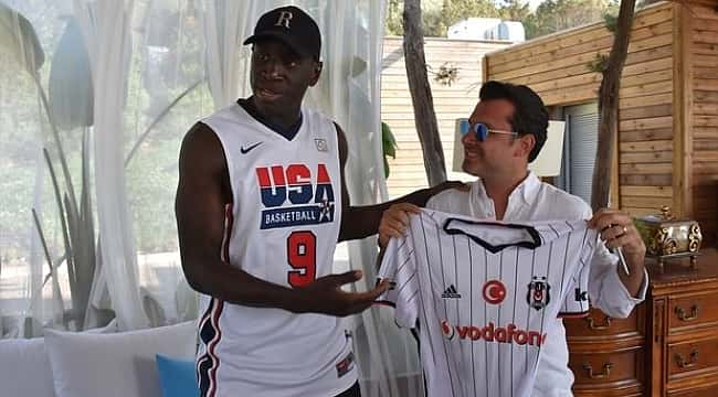 Demba Ba Fenerbahçe'ye hiç şans vermedi